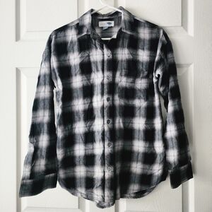 Old Navy Womens Boyfriend Plaid Shirt in Black and White
